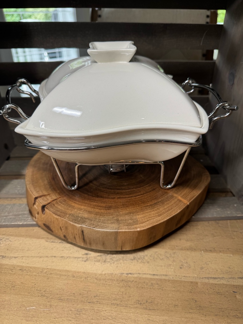 White Godinger Porcelain Covered Baker/Warmer,  1 Quart Capacity